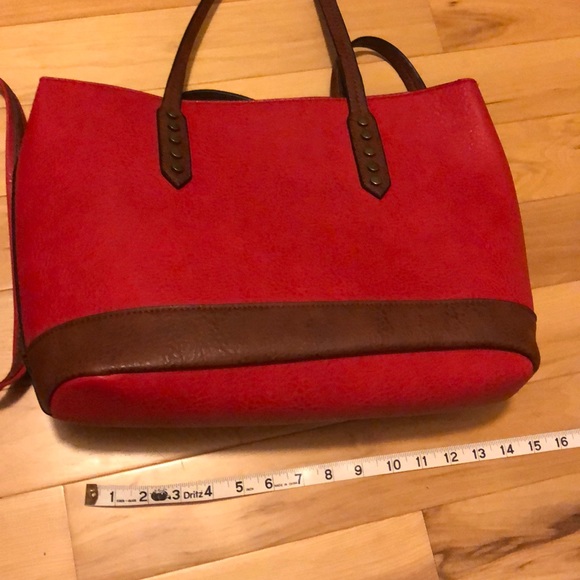 Red bag - Picture 8 of 8